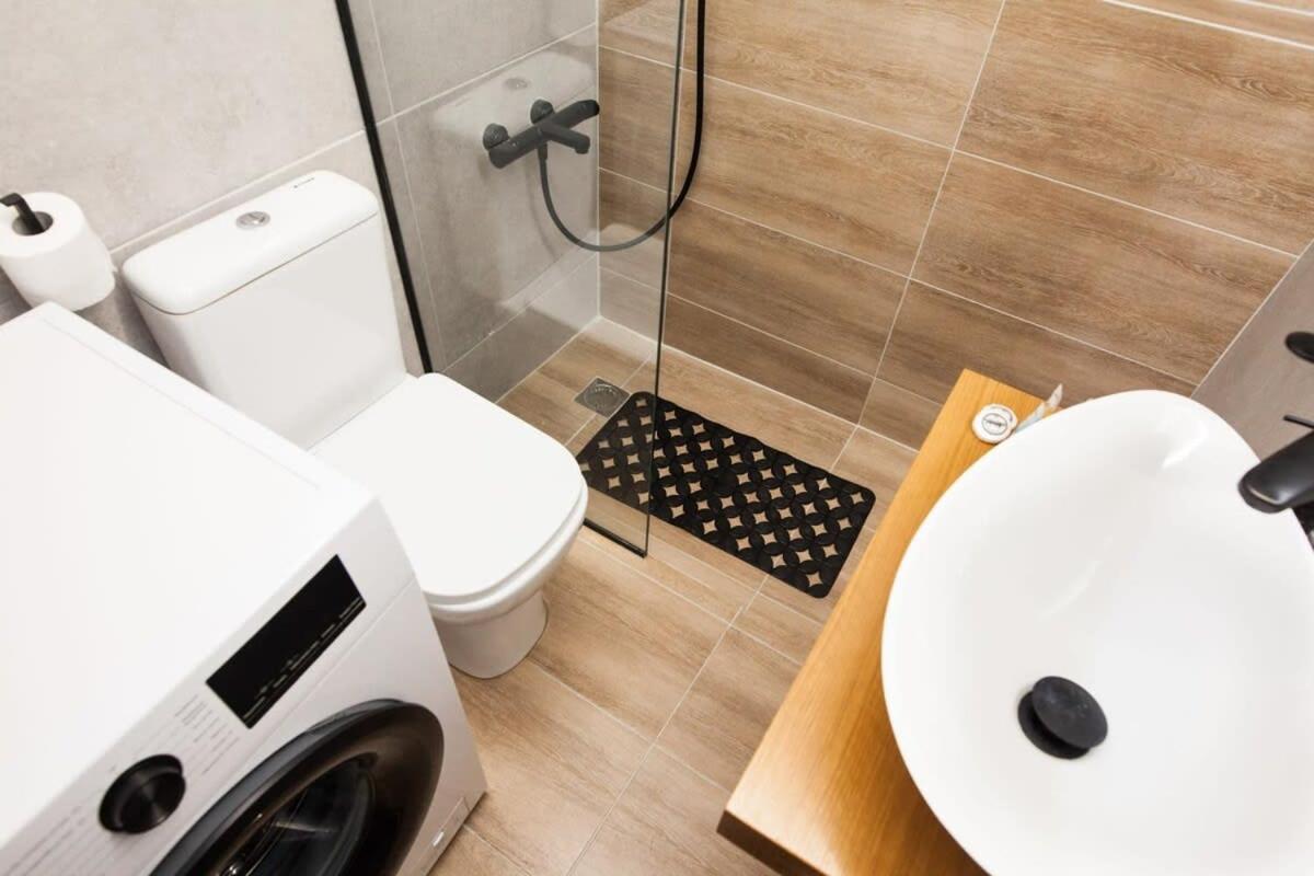 Contemporary Stylish Apartment Located Near Metaxourgeio Area Atene Esterno foto