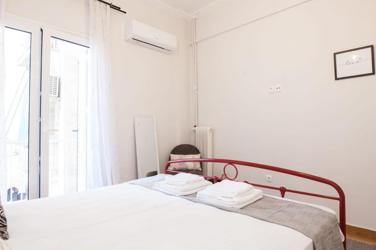 Contemporary Stylish Apartment Located Near Metaxourgeio Area Atene Esterno foto